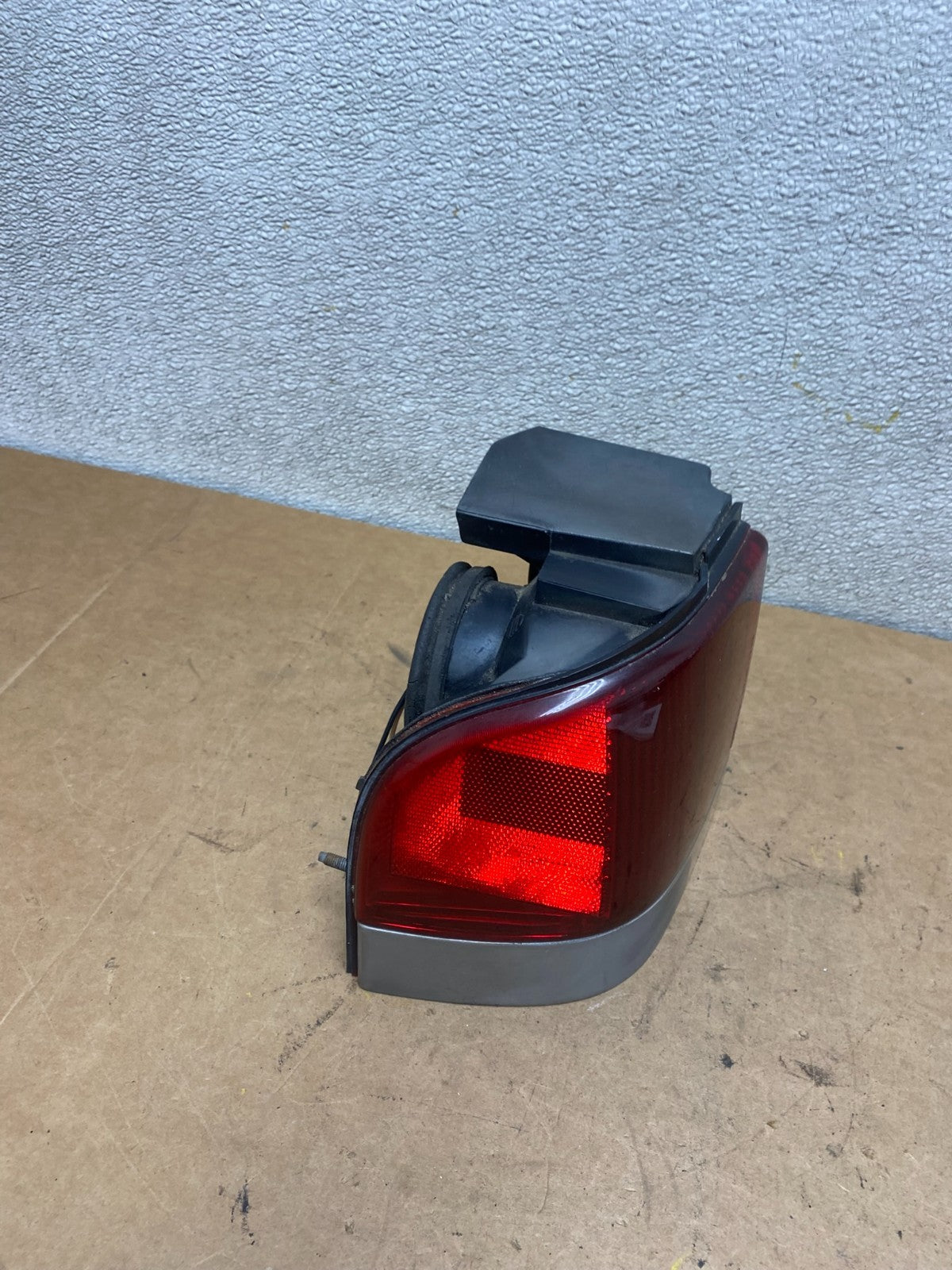1989 - 1990 Ford Cougar Left Driver LH Side Tail Light OEM X4769 DG2