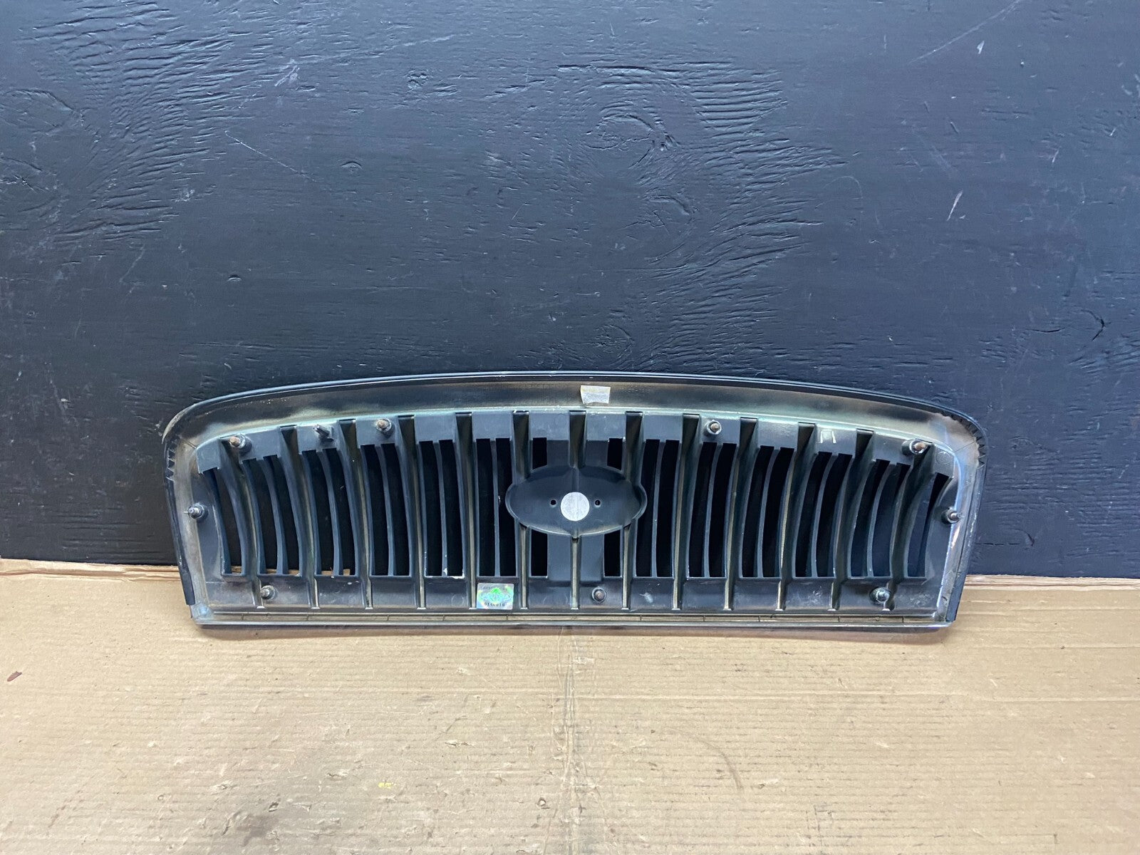 2001 to 2005 Hyundai Sonata Front Upper Grille Grill Bumper E7977 OEM DG14