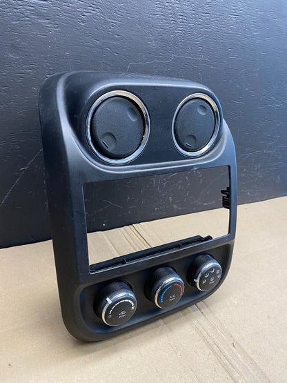 2011 to 2017 Jeep Compass Dash Climate Temperature Control Radio Bezel AB8681 DG2