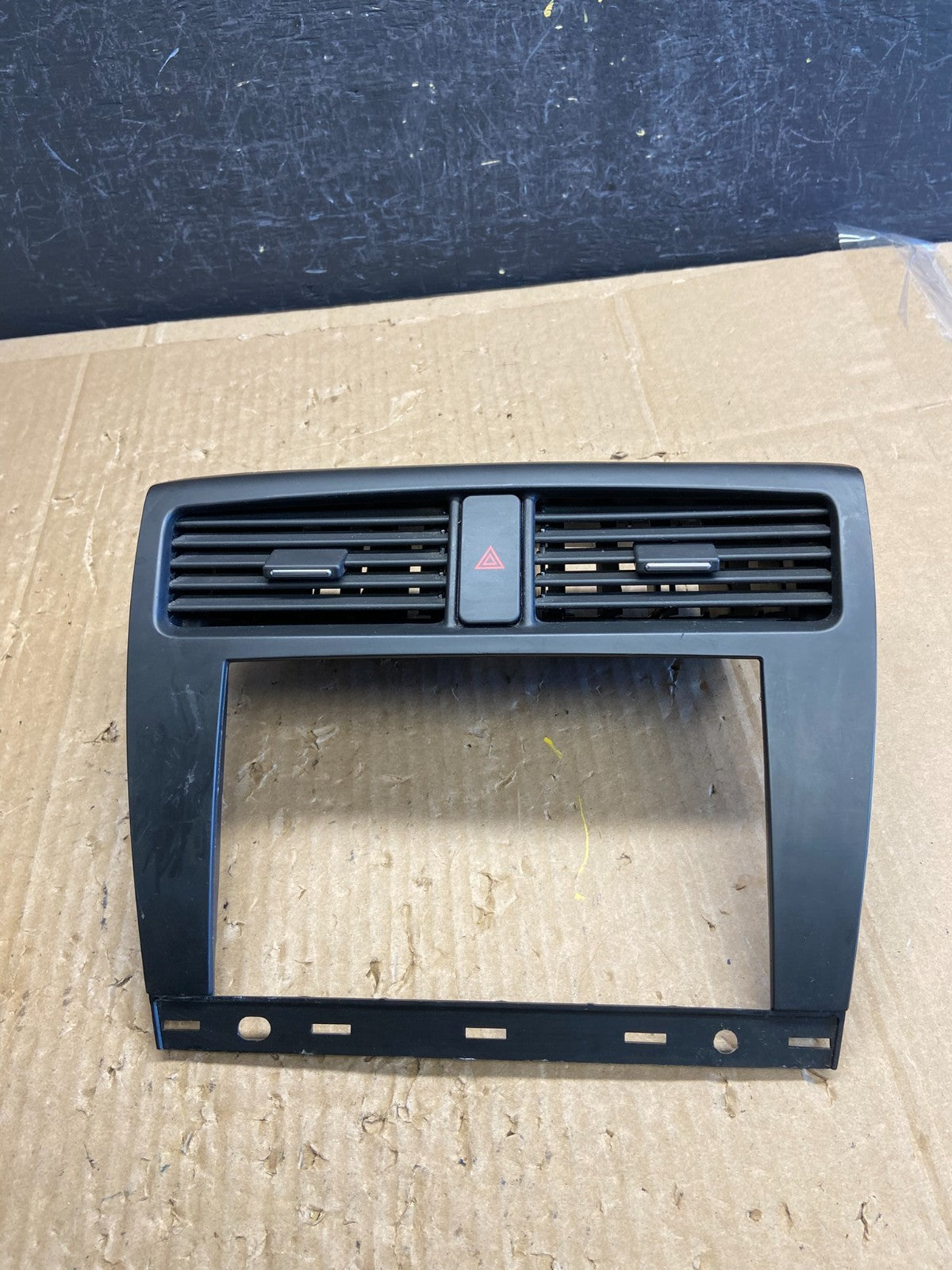 2007-2009 Suzuki XL7 XL-7 Center Radio Dash Trim Air Vent Bezel ad6798 DG0