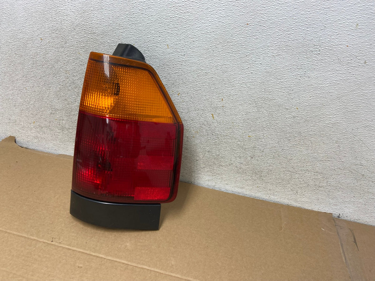 2002-2009 GMC Envoy Right Passenger RH Side Tail Light AH7731 LK2