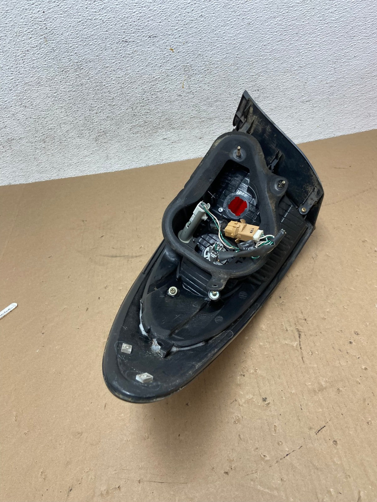 2002 to 2004 Lexus ES300 ES330 Left Driver Side Tail Light AD6553 LK6