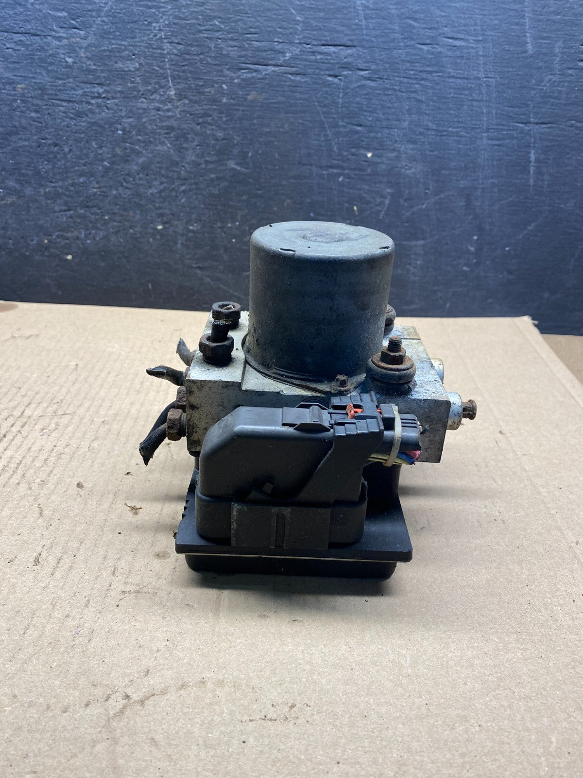 2009 - 2013 Chevrolet Silverado GMC Sierra ABS Anti-Lock Brake Module ah3200 DG3