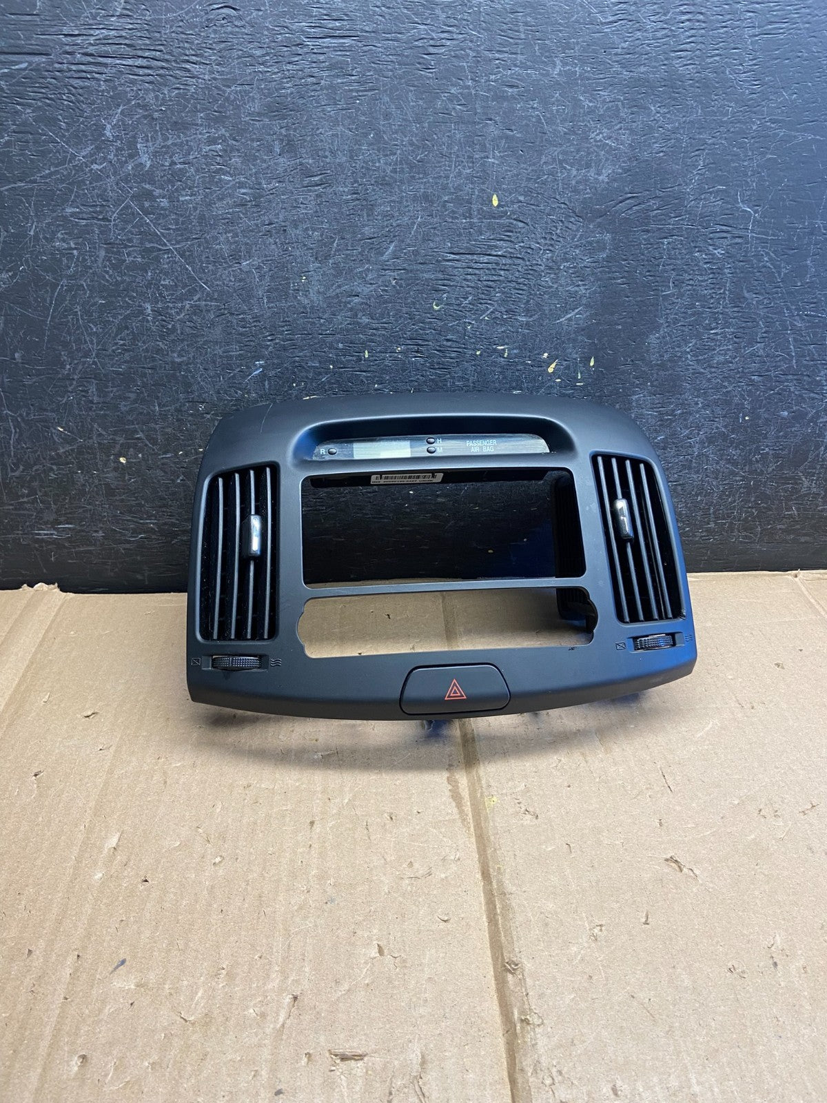 2007-2010 Hyundai Elantra Radio Heat AC Climate Control Air Vent Bezel AH5641 DG0