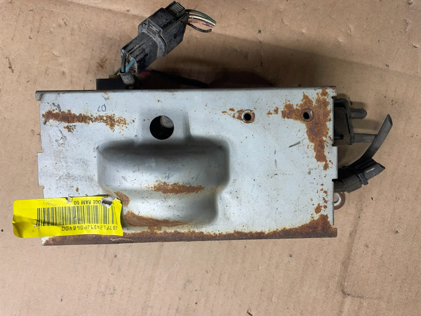 Dodge Regulator Valve MD110527 139000-2360 1390002360 P28571