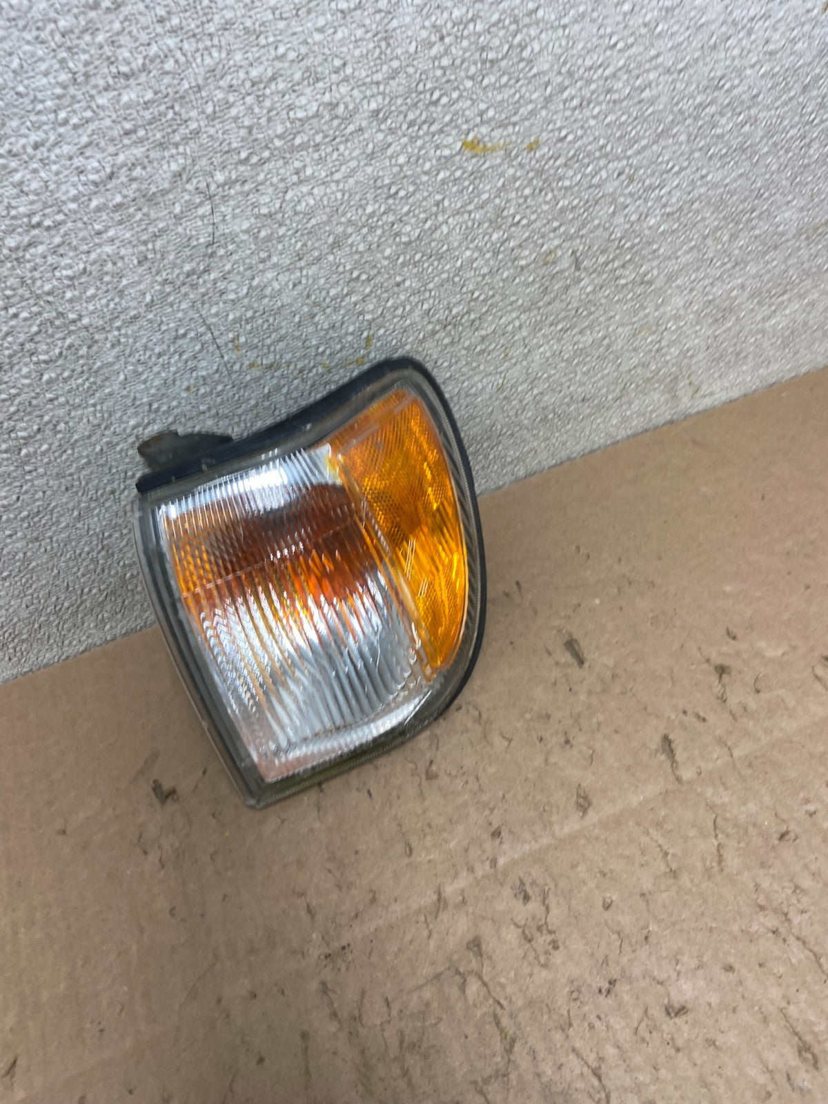 1999-2004 Nissan Pathfinder Front Left Driver Turn Signal Oem Y3023 DW2