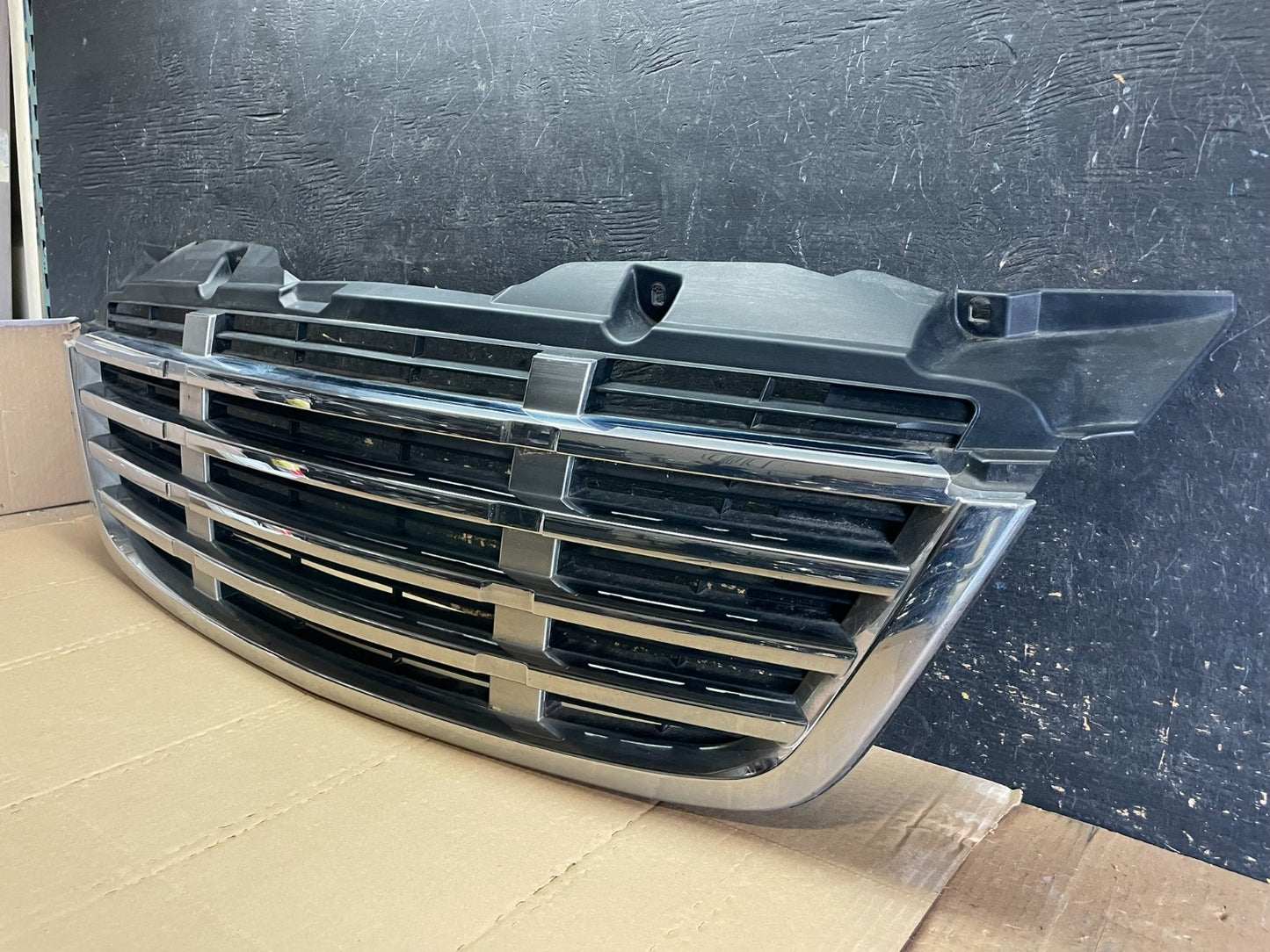 2009 to 2011 Freightliner Sprinter Front Upper Chrome Grill Grille aa6177 DG2