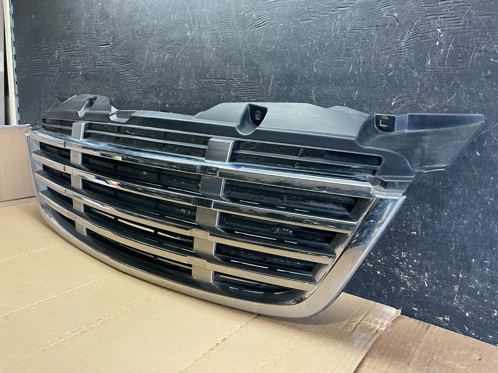 2009 to 2011 Freightliner Sprinter Front Upper Chrome Grill Grille aa6177 DG2