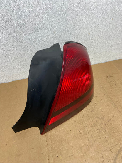 2003 to 2011 Mercury Grand Marquis Right Passenger Side Tail Light AD1336 LK2