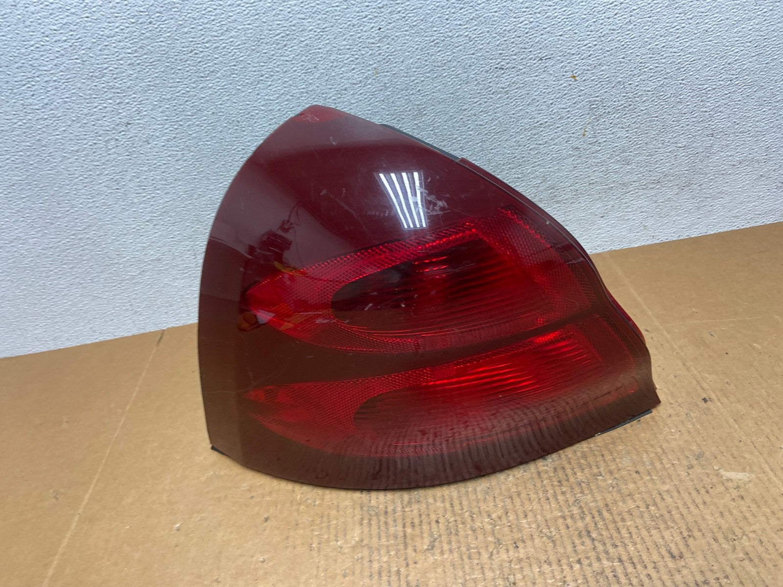 2004 to 2008 Pontiac Grand Prix Left Driver LH Side Tail Light AE0268 LK0