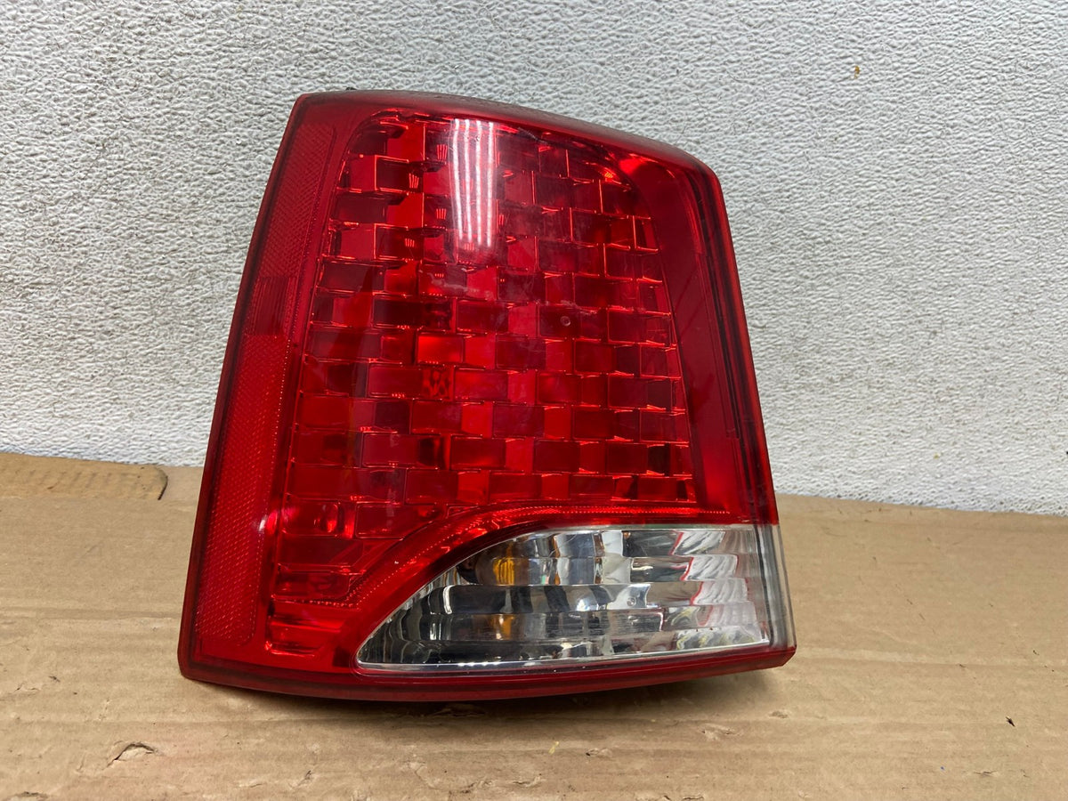 2010 2011 2012 Kia Sorento Left Driver LH Side Tail Light AG8338 LK0