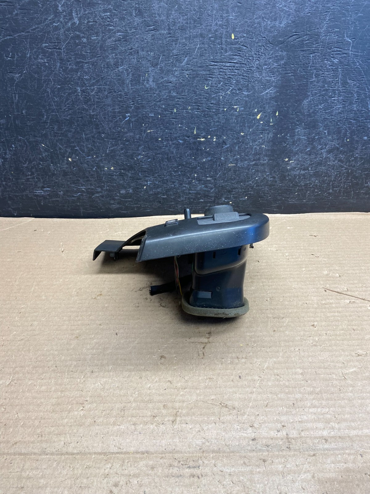 2007 to 2014 Silverado Front Left Driver Headlight Switch Air Vent AH3663 DG2