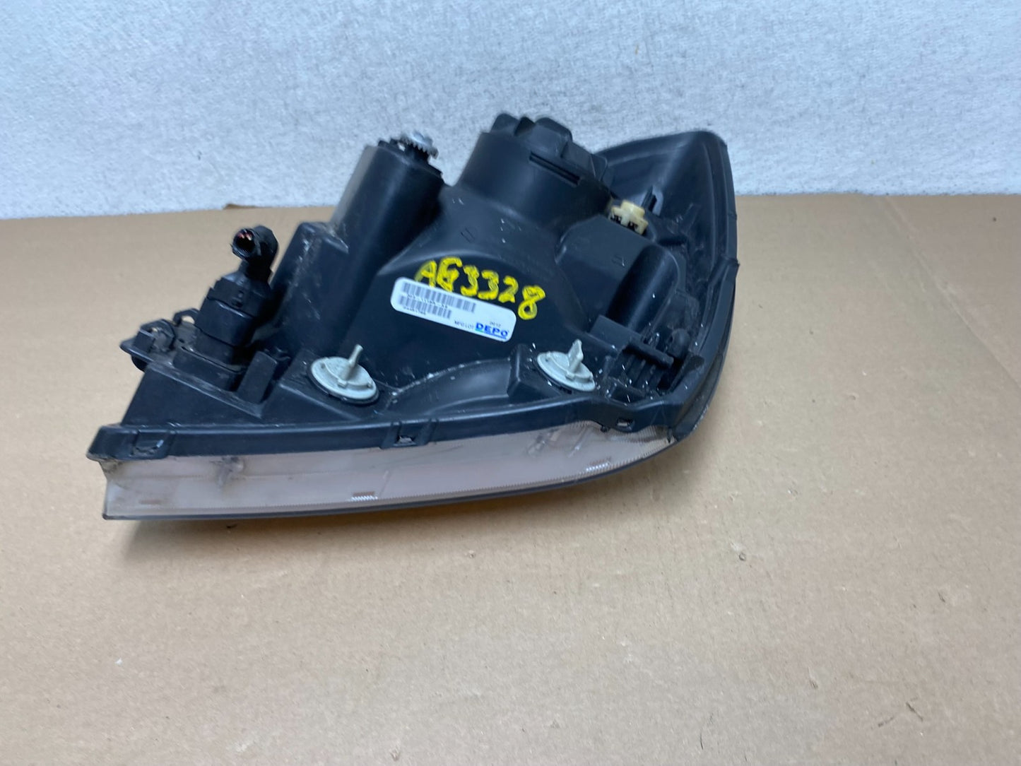 2005 to 2006 Kia Sportage Right Passenger RH Halogen Headlight DEPO AG3328 DW7