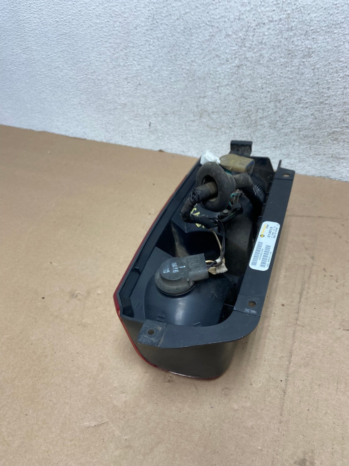 1997 to 2001 Jeep Cherokee Left Driver Side Tail Light AG4553 LK5