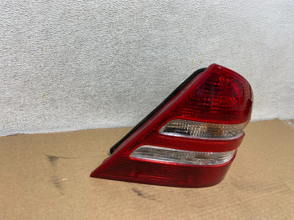 2005-2007 Mercedes-Benz C230 W203 C-Class Right Passenger Tail Light AH4451 DW1
