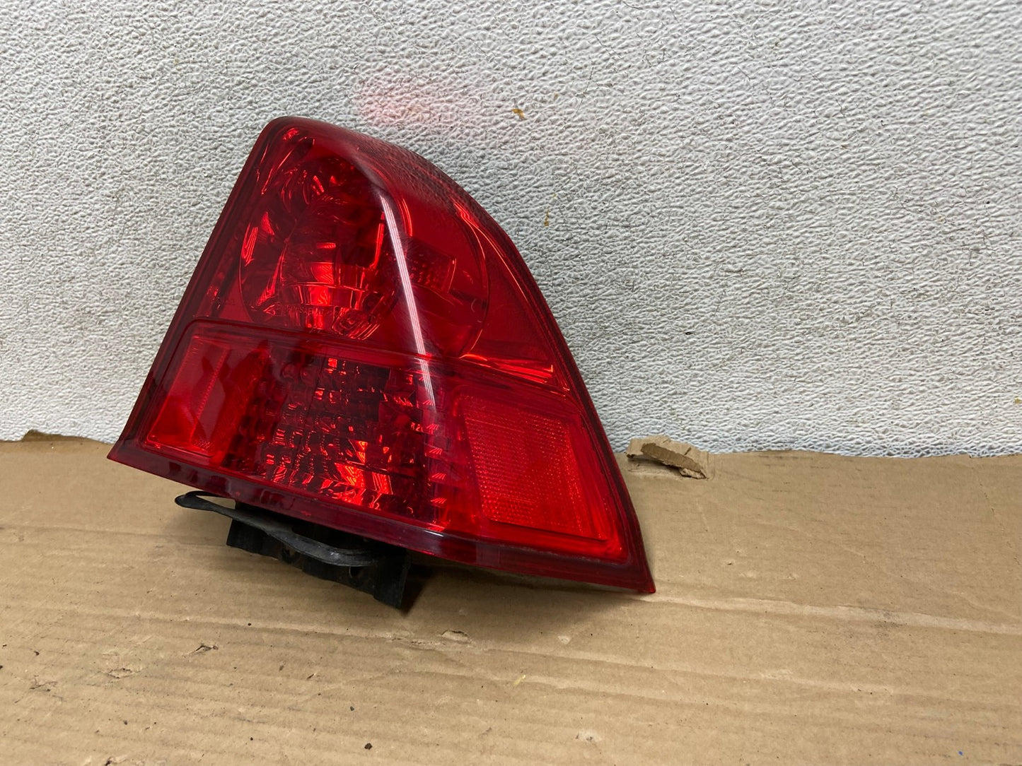 2003 2004 2005 Honda Civic Sedan Right Passenger Side Tail Light AG8185 LK2