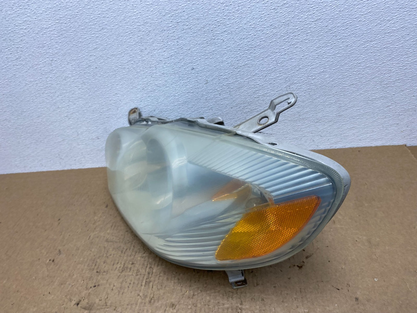 2003 to 2004 Toyota Corolla Left Driver LH side Headlight Oem AC1565 DW1