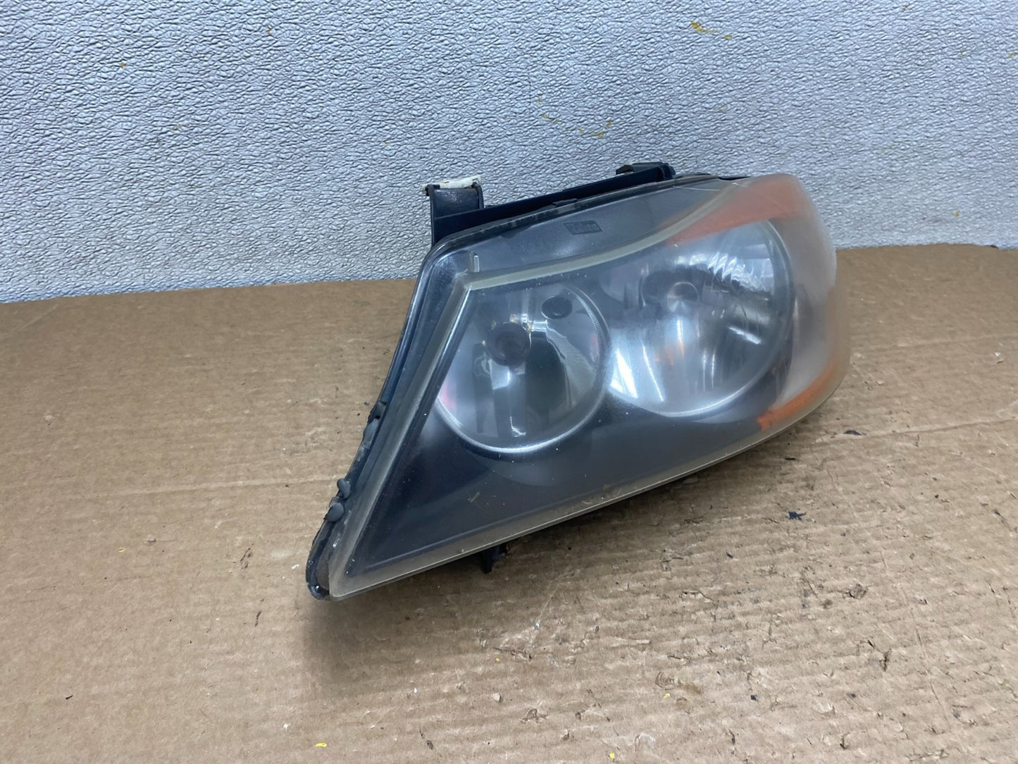 Halogen 2006 to 2008 BMW 3 Series Headlight Left Driver LH Oem Z3049 DW2