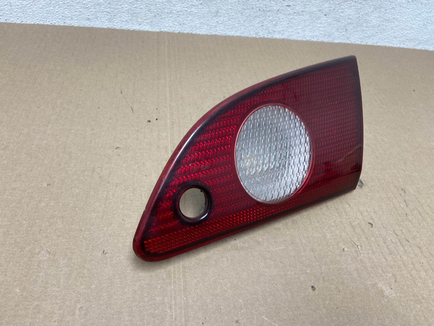 2001 2002 Toyota Corolla Right Passenger RH Side Inner Tail light AE6937 LK2