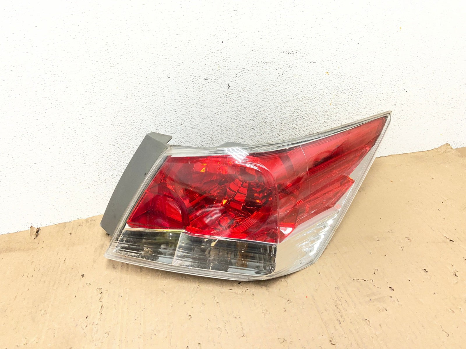 2008 to 2012 Honda Accord Sedan Tail light Right Passenger RH Side AE9315 LK0