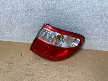 2000 - 2001 Infiniti i30 Right Passenger Rh Side Tail Light Oem V6121 DW1