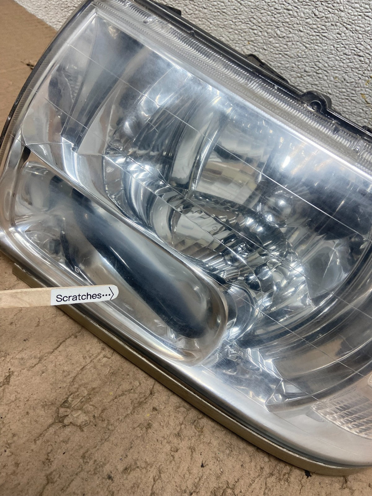 2001 to 2003 Infiniti QX4 Xenon HID Driver Left LH Side Headlight OEM Y4887 DW3