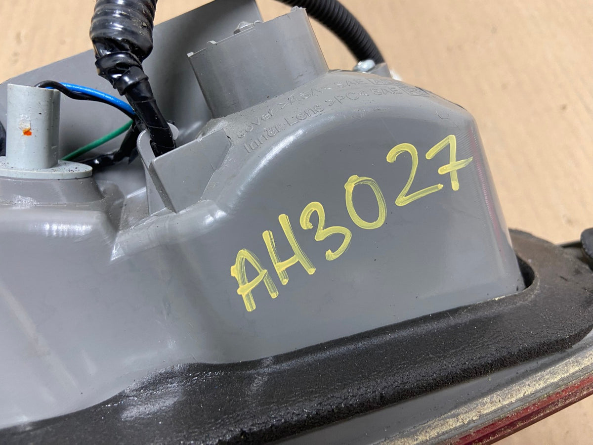 2006 - 2008 Lexus Is250 Is350 Right Passenger RH Inner Tail Light AH3027 LK6
