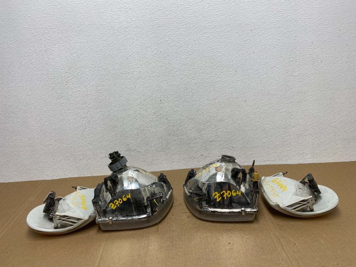 2002-2005 Mercury Mountaineer Left+Right Side Turn Signal Headlights AC5645 DG6