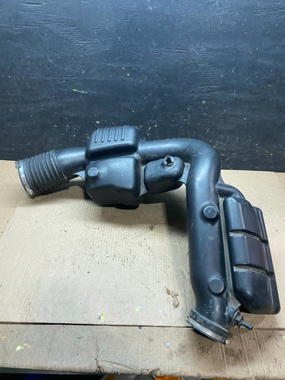 2011 - 2013 Dodge Durango 3.6L Resonator Air Intake Tube OEM  u7736 DG1