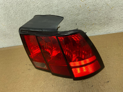 1999-2004 Ford Mustang Right Passenger Rh Side Tail Light AI3541 LK1