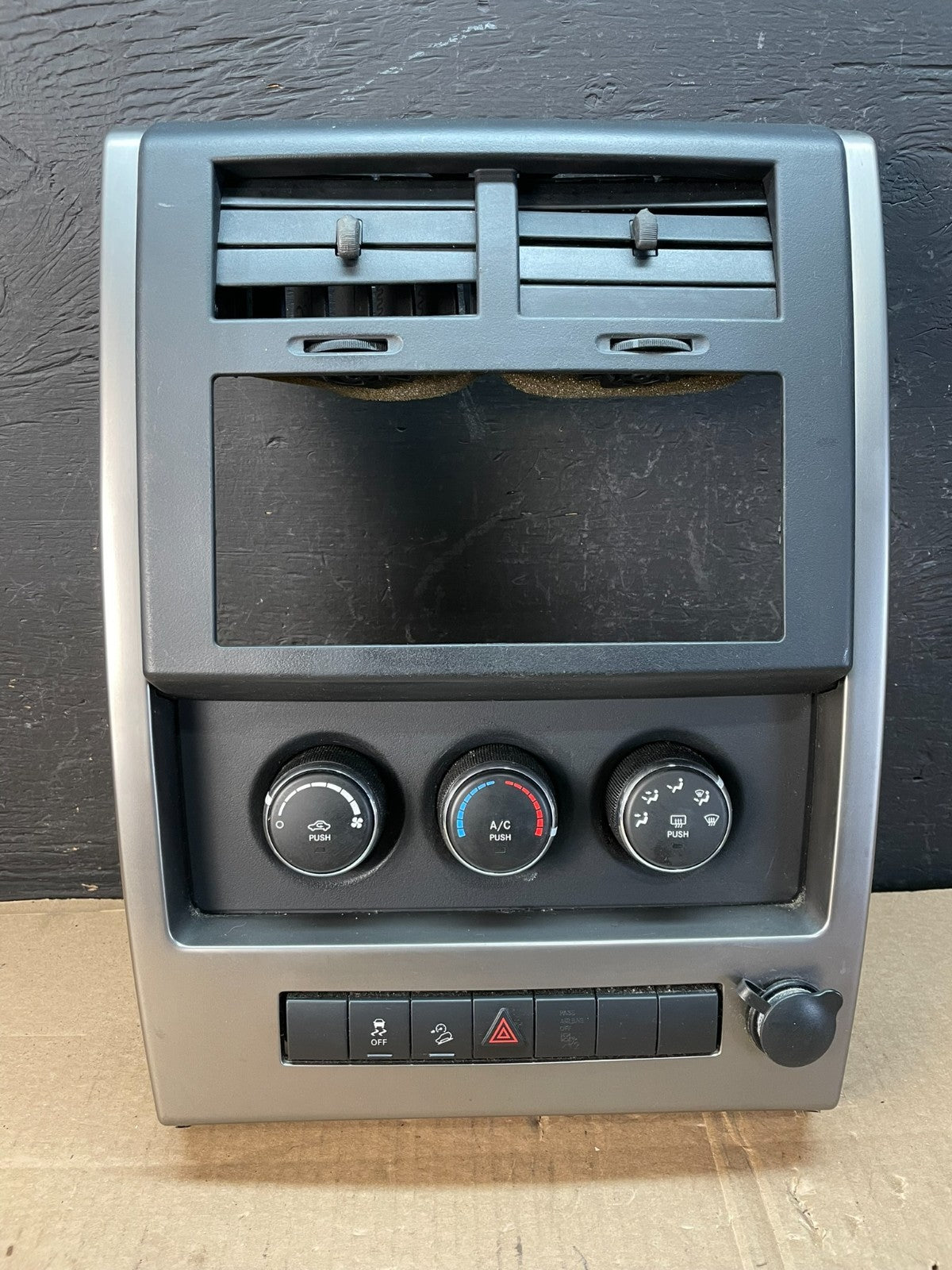2008 to 2012 Jeep Liberty Dash Climate Temperature Control Radio Bezel ac4909 DG0