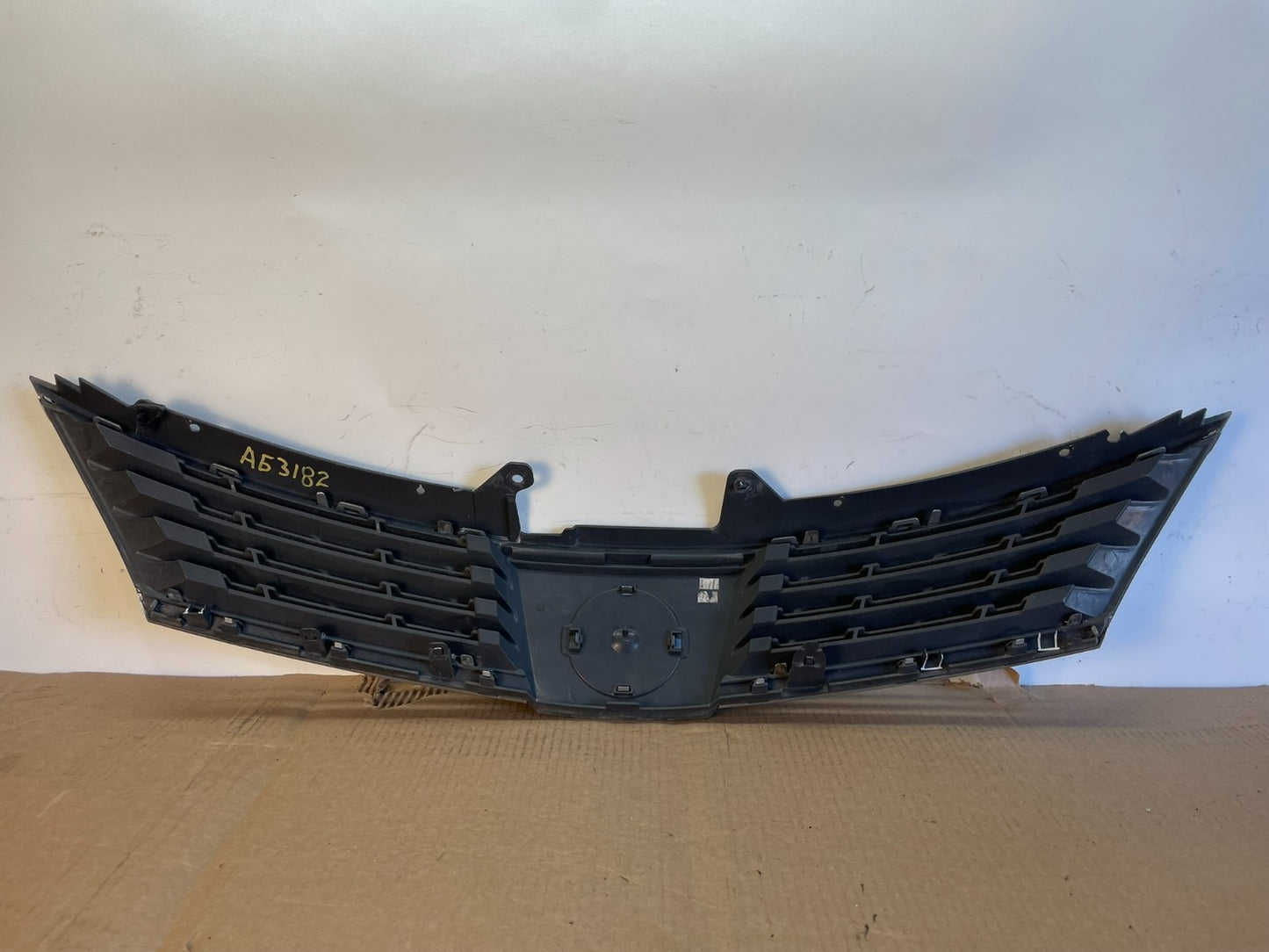 2007 2008 2009 Nissan Versa Sedan Front Upper Grill Grille AG3182 DG3