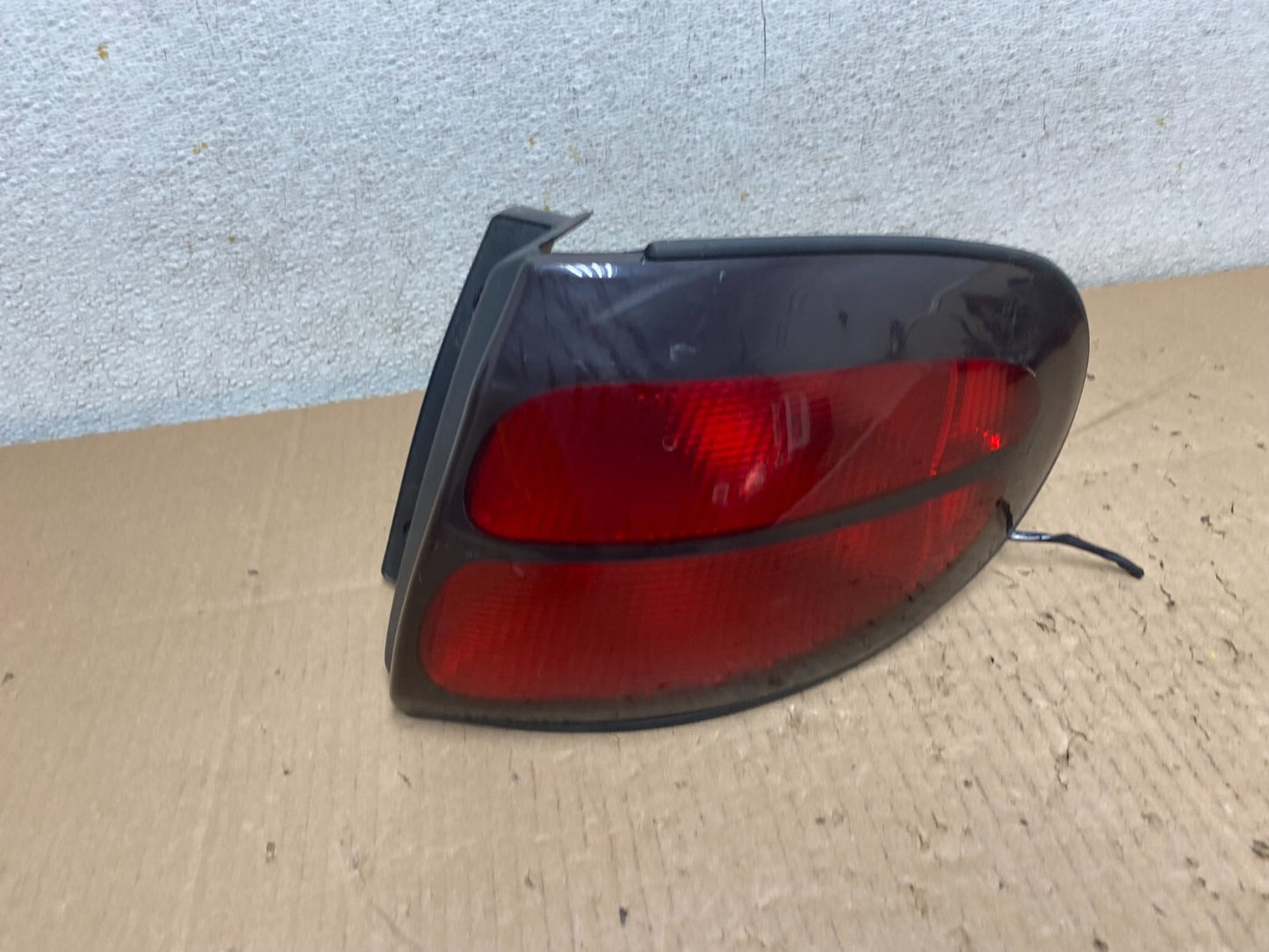 1998 to 1999 Ford Taurus Wagon Right Passenger RH Side Tail Light OEM L7410 DG0