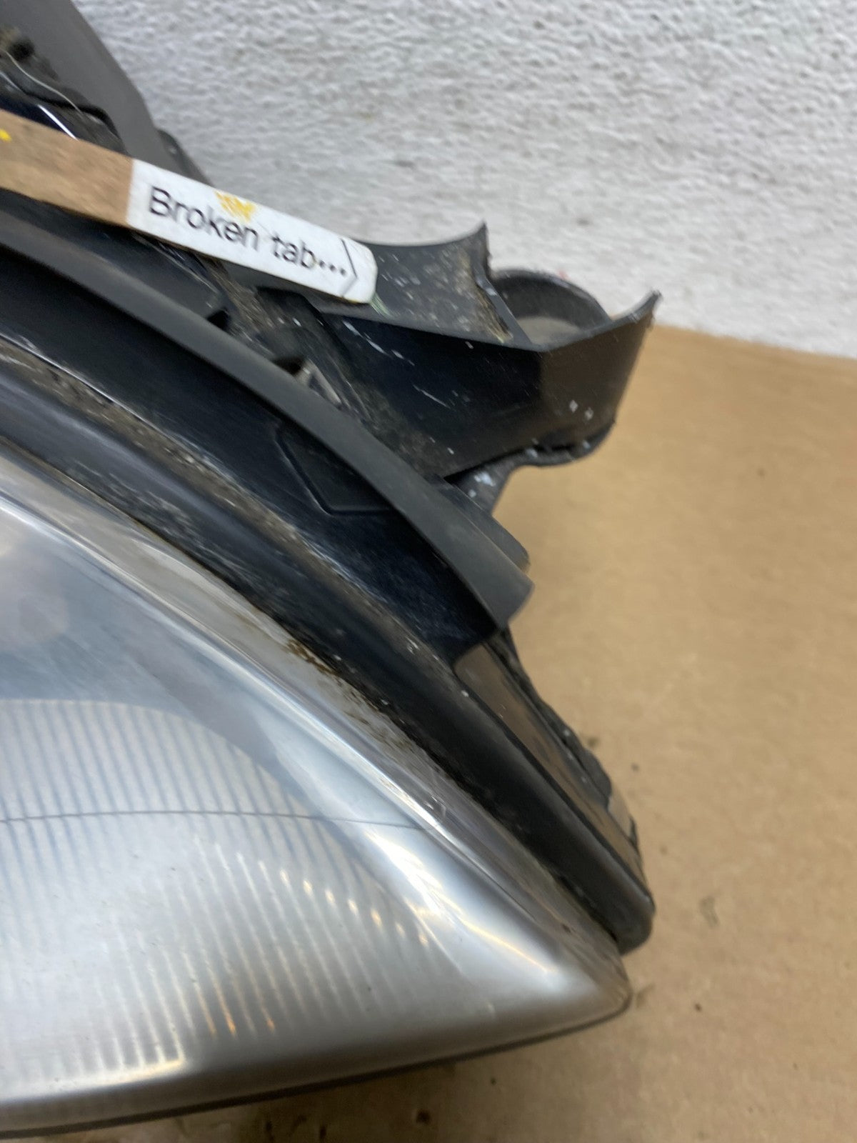 2006 - 2011 Mercedes W219 CLS500 Right Passenger Xenon Headlight AD4023 DW4