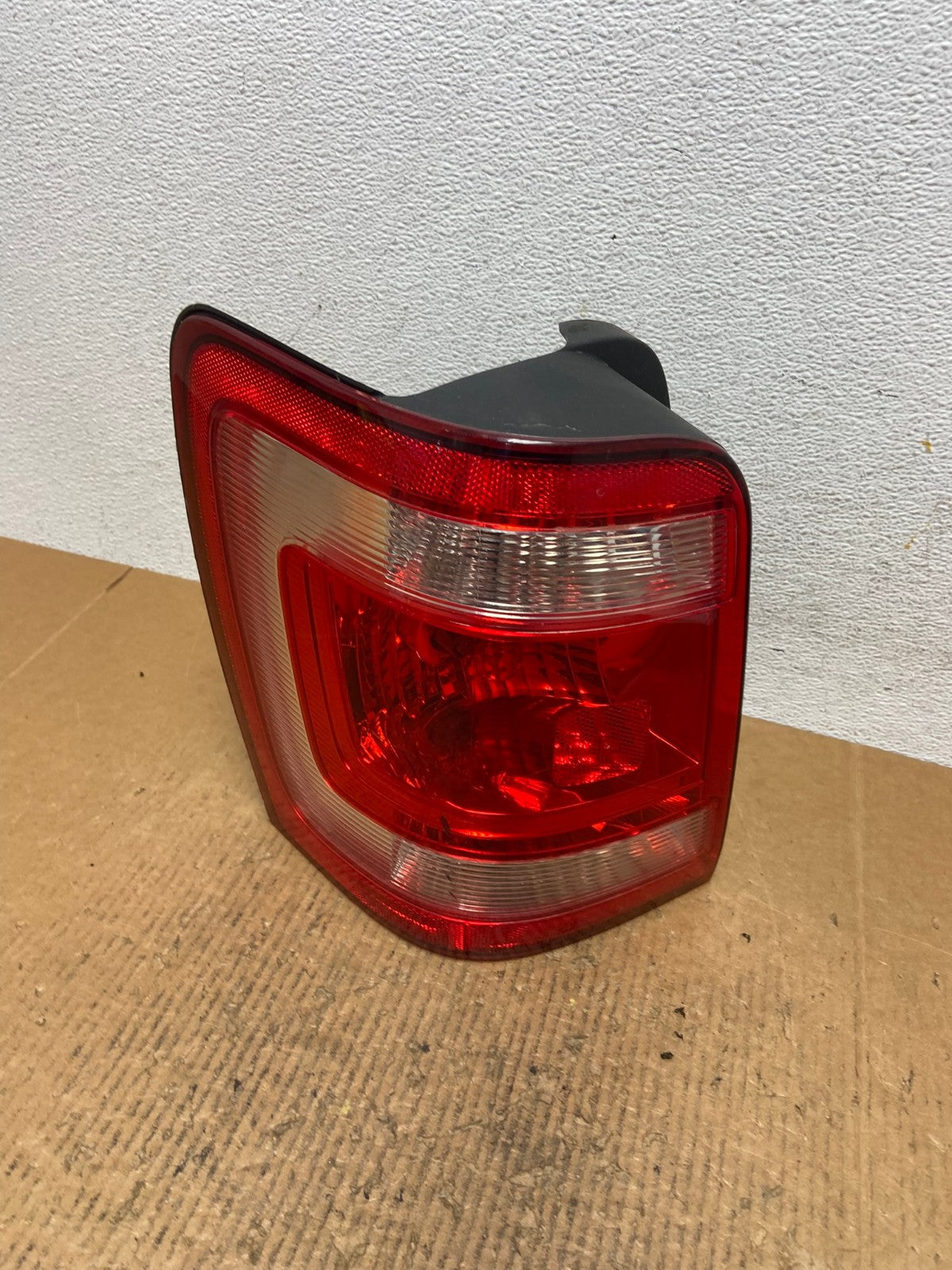2008 to 2012 Ford Escape Left Driver LH Side Tail Light AE1575 LK0