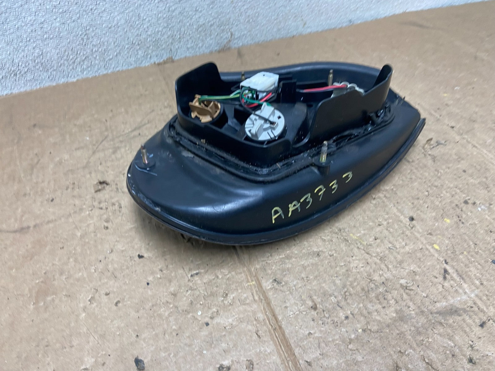 2000 to 2001 Nissan Maxima Right Passenger Rh Side Tail Light OEM AA3733 DW5