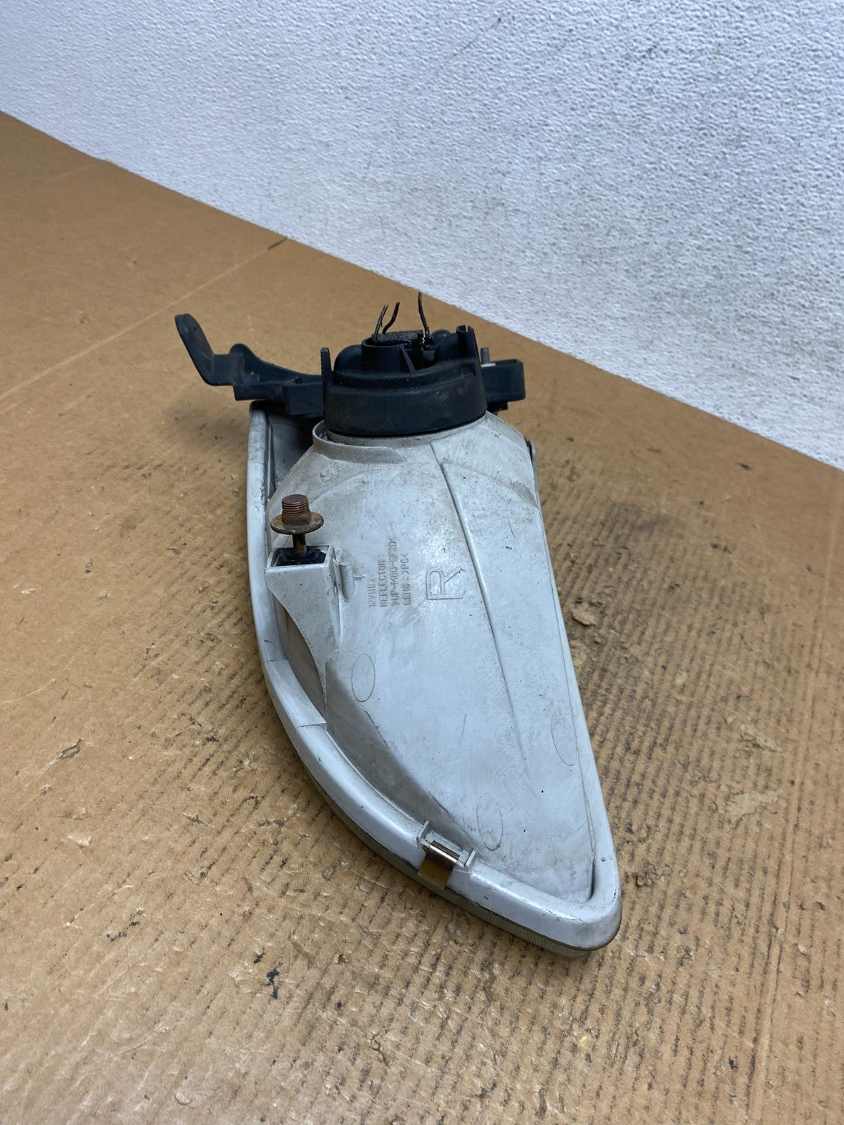 2001 2002 2003 Toyota Sienna Right Passenger Rh Side Headlight Halogen AE2757 DW7