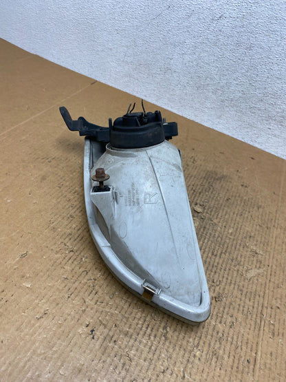 2001 2002 2003 Toyota Sienna Right Passenger Rh Side Headlight Halogen AE2757 DW7