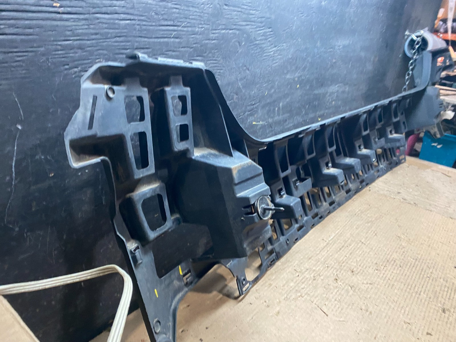 2006 - 2012 Mercedes GL X164 Rear Bumper Mounting Bracket v9219 DG5