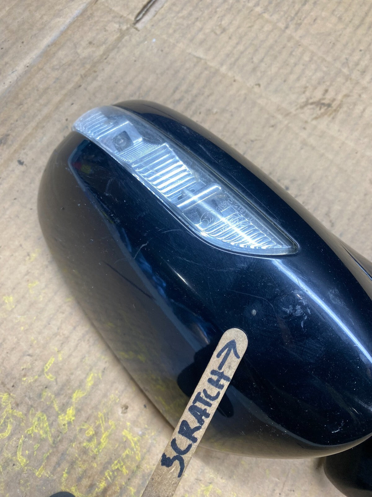 2007-2009 Mercedes E-Class Left Driver Side Door Mirror Turn Signal D238010