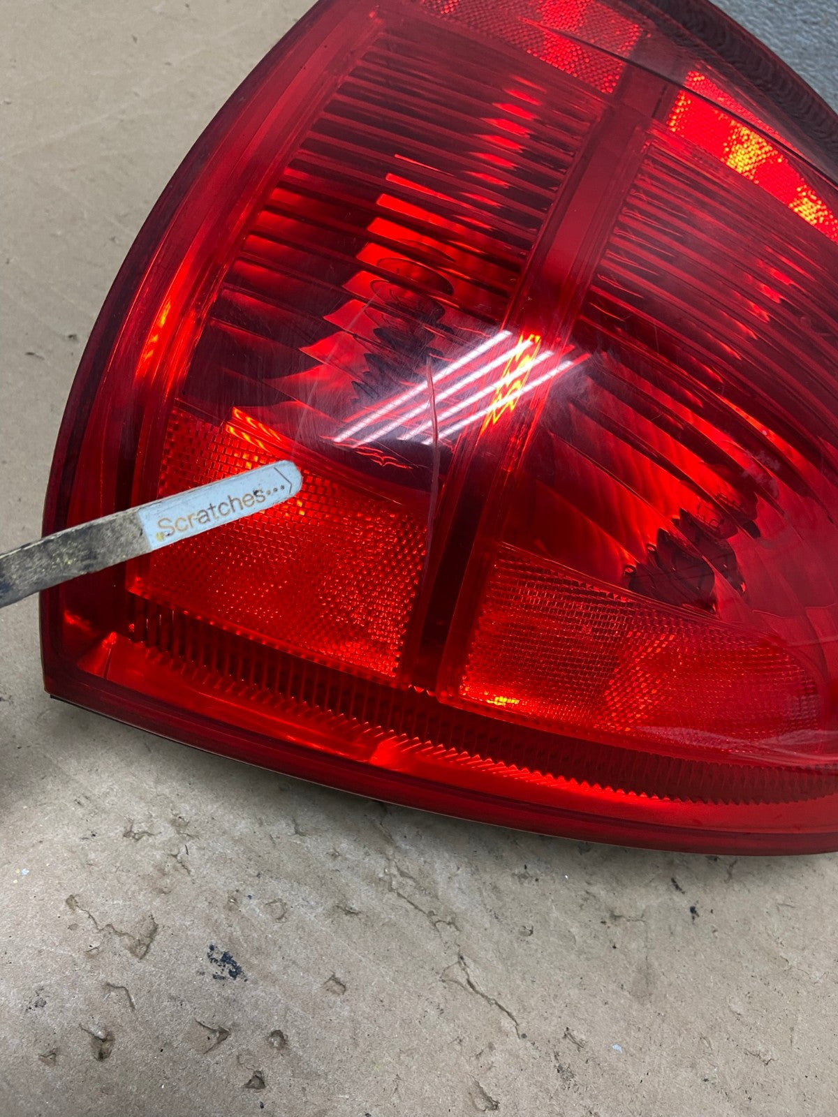 2003 to 2011 Lincoln Town Car Right Passenger Rh Tail Light AI1088 LK3