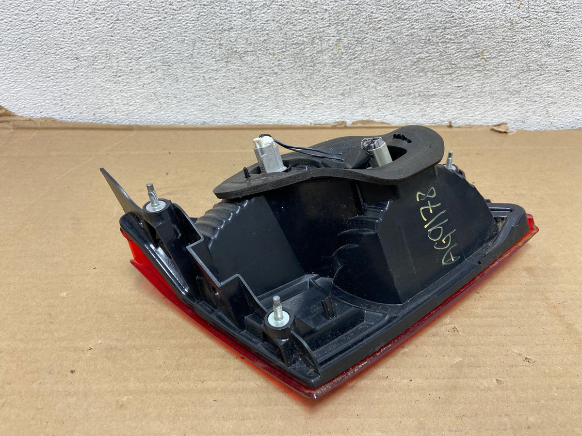 2010 - 2014 Subaru Outback Right Passenger RH Inner Tail Light AG9178 LK5
