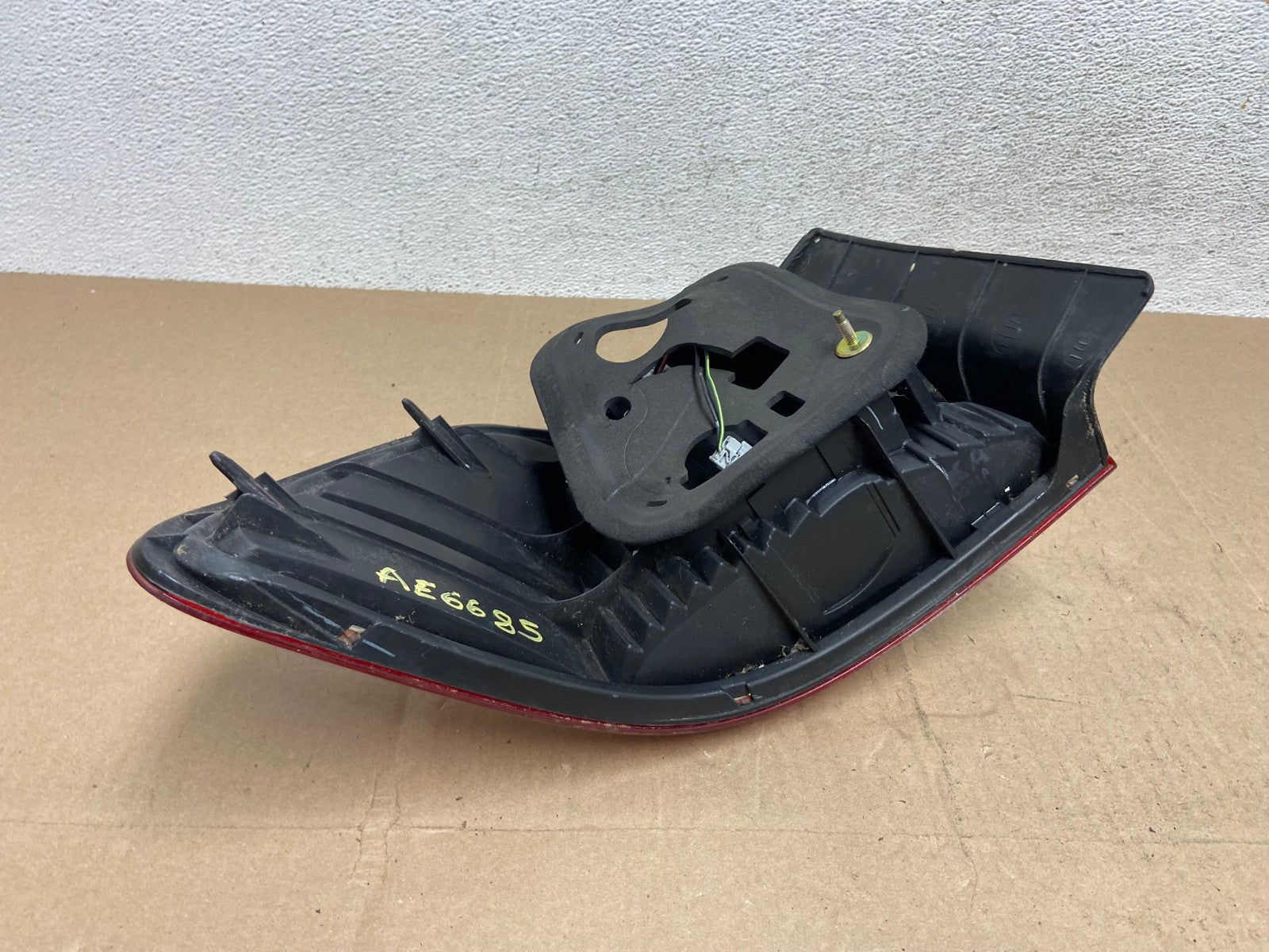 2001 to 2002 Honda Accord Sedan 4door Right Passenger Tail Light AE6685 LK5
