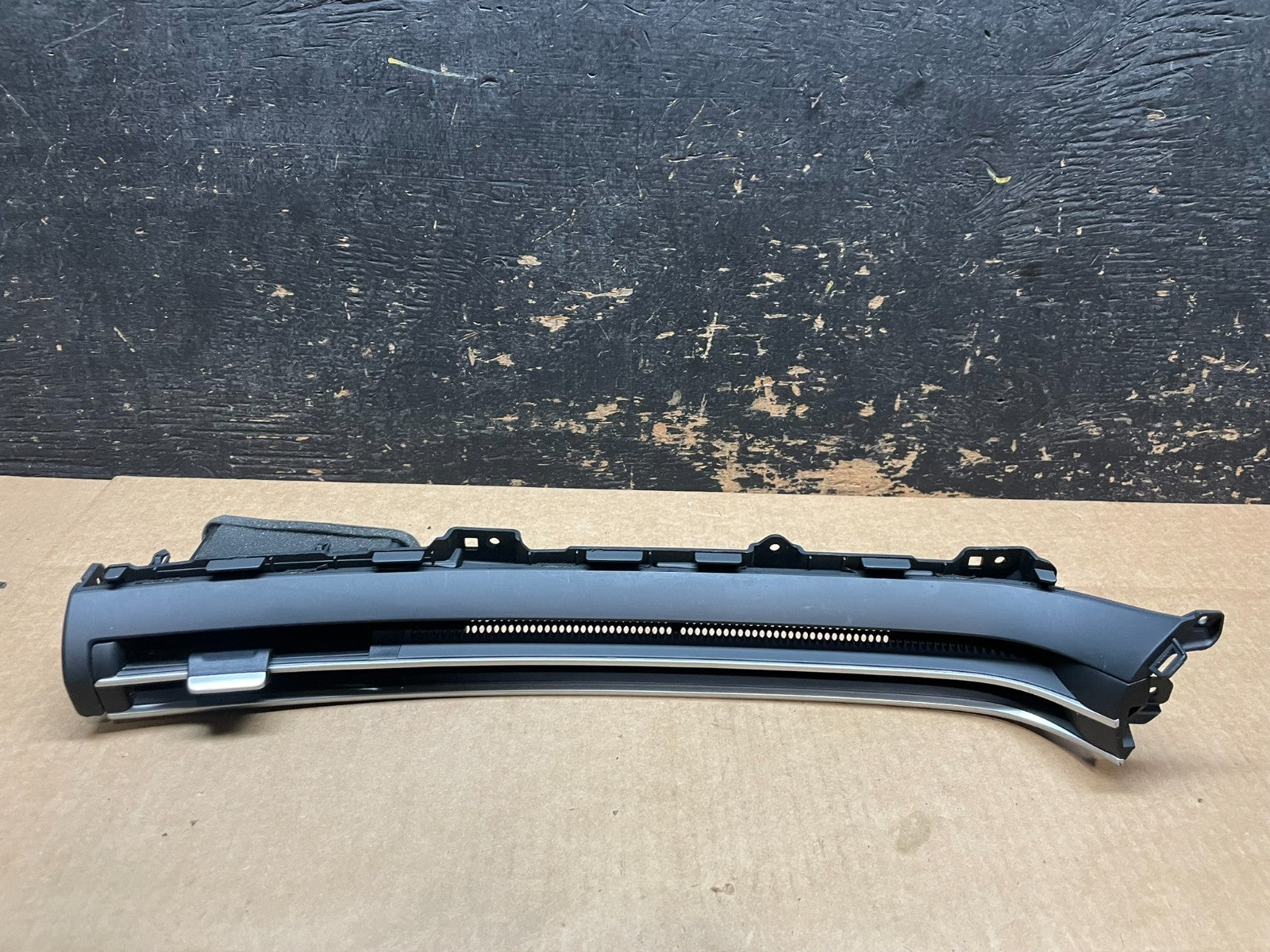 2022 - 2023 Hyundai Santa Cruz OEM Front Right Dash Panel Vent Grille AA89980