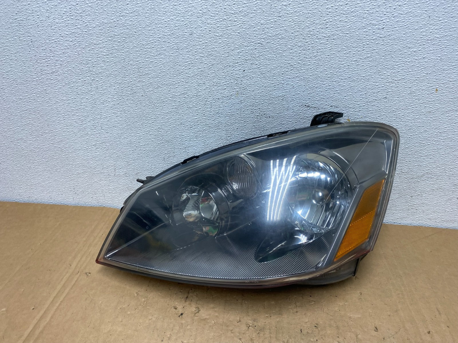 2005 to 2006 Nissan Altima Left Driver LH Side Halogen Headlight AD3047 DW0