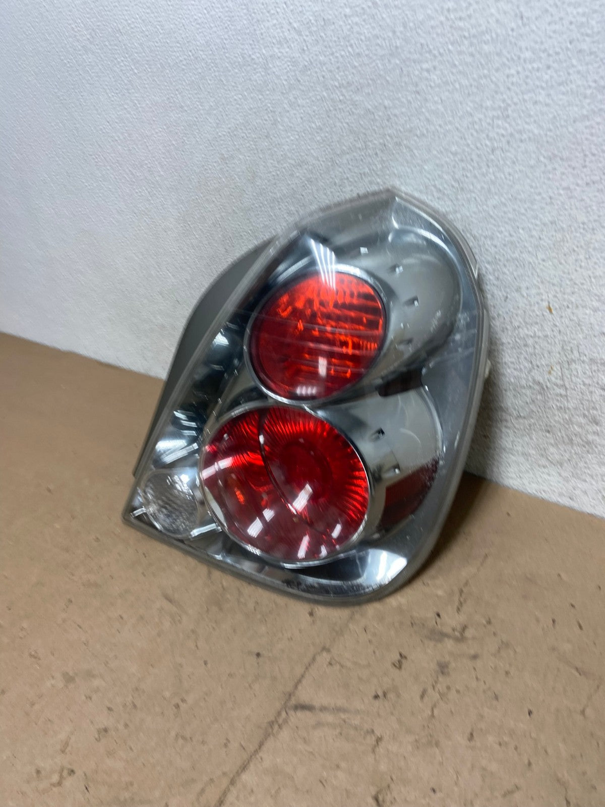 2005 to 2006 Nissan Altima Tail Light Right Passenger RH Side AG5621 LK1