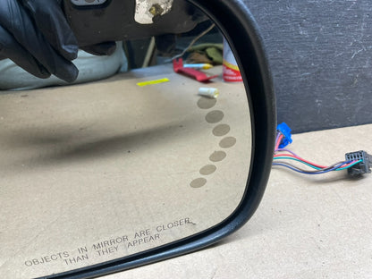 2003 to 2006 Gmc Yukon Right Passenger Turn Signal View Door Mirror Q1235 DG3
