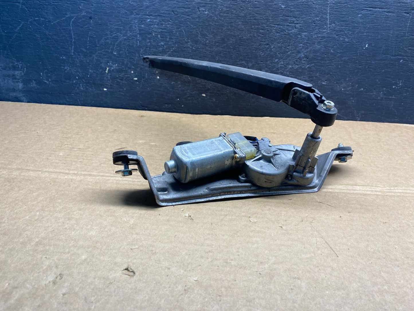 2007 to 2015 Mazda CX-9 CX9 Windshield Rear Wiper Motor af5342 DG2