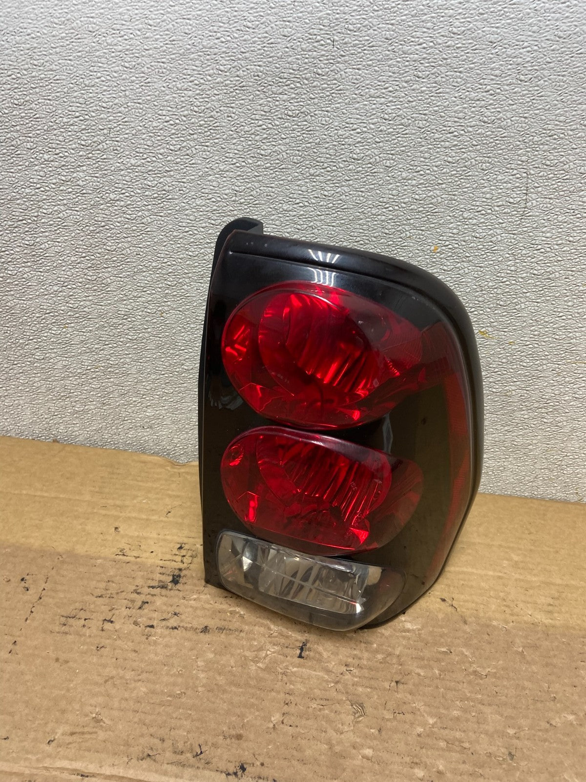 2002 to 2009 Chevrolet Trailblazer Right Passenger Rh Tail Light AB5291 LK0