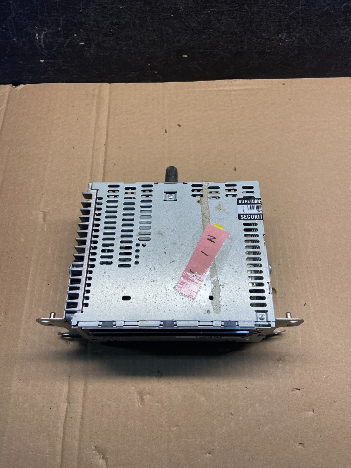 2013 to 2014 Ford Edge AM/FM Radio Reciever AE2271 DG3
